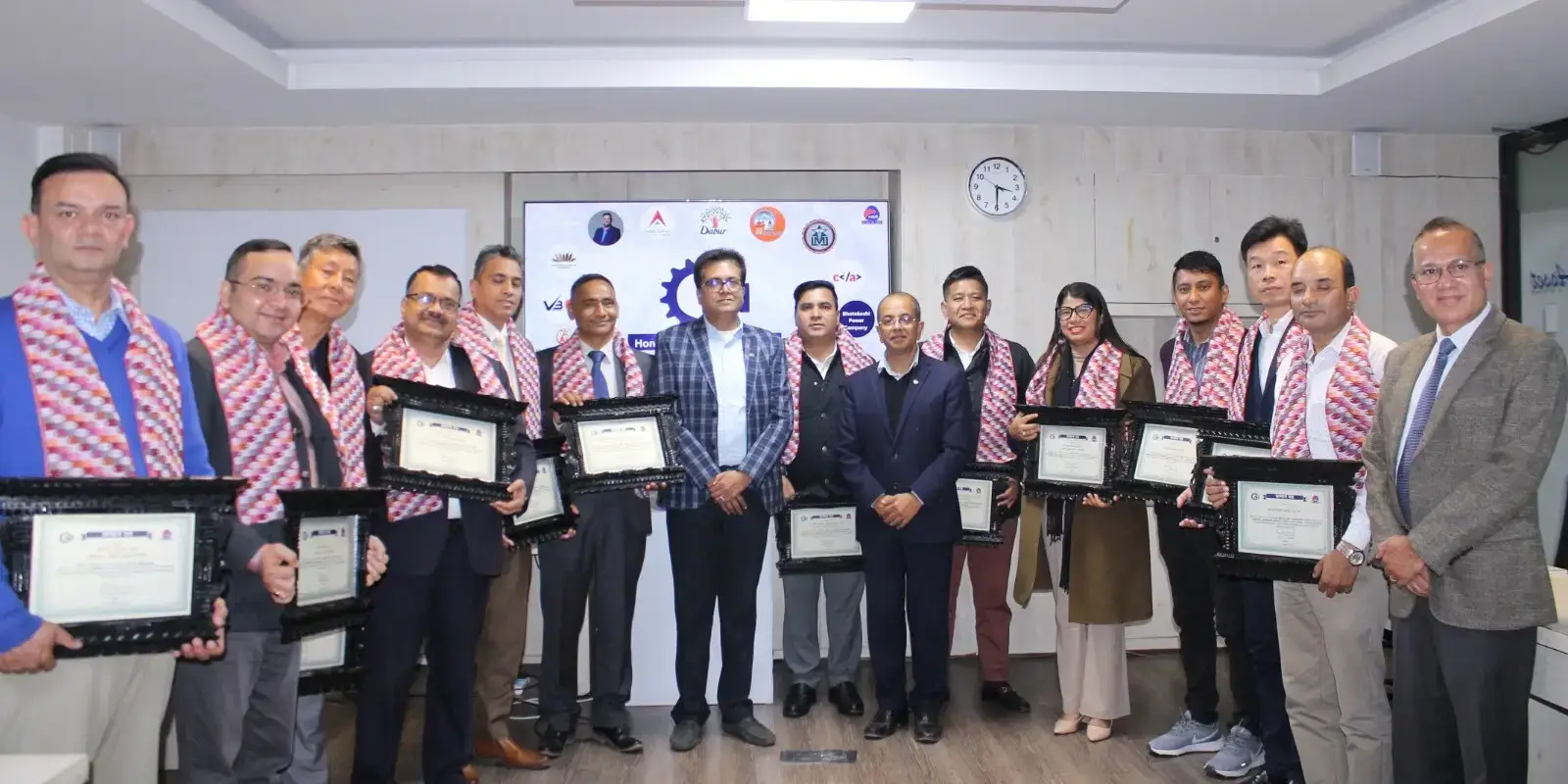 उच्च कर दातालाई नेपाल उद्योग परिसंघको सम्मान