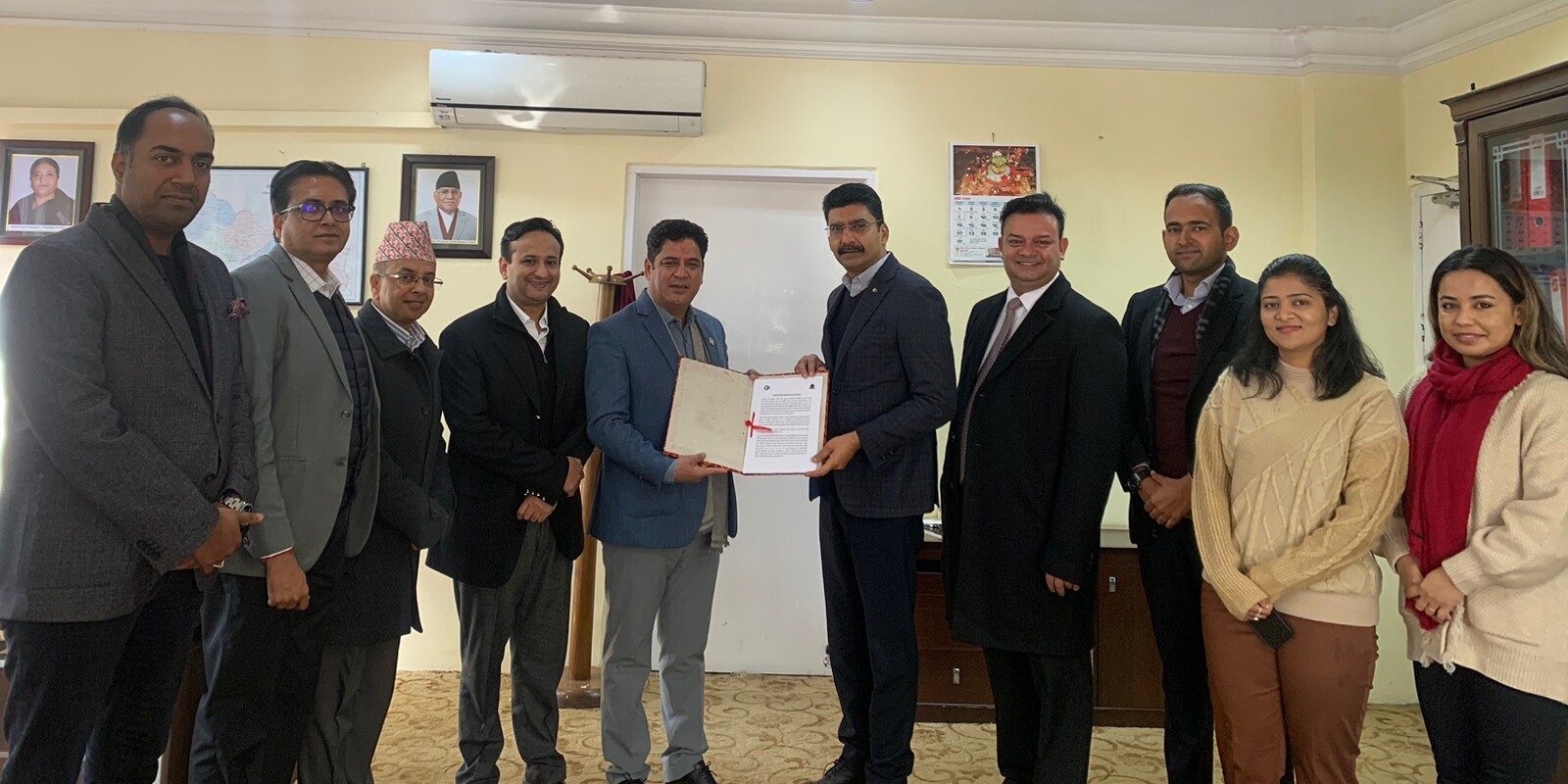 उद्योगीमैत्री वातावरण बनाउन र व्यवसायीको मनोबल उकास्ने नीति अबलम्बन गर्न उद्योग, वाणिज्य तथा आपूर्तिमन्त्रीलाई नेपाल उद्योग परिसंघको आग्रह